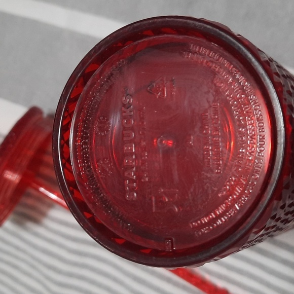 Starbucks 2021 Holiday Red Jewel Studded Acrylic Venti Cold Tumbler 24 oz. - Picture 8 of 9